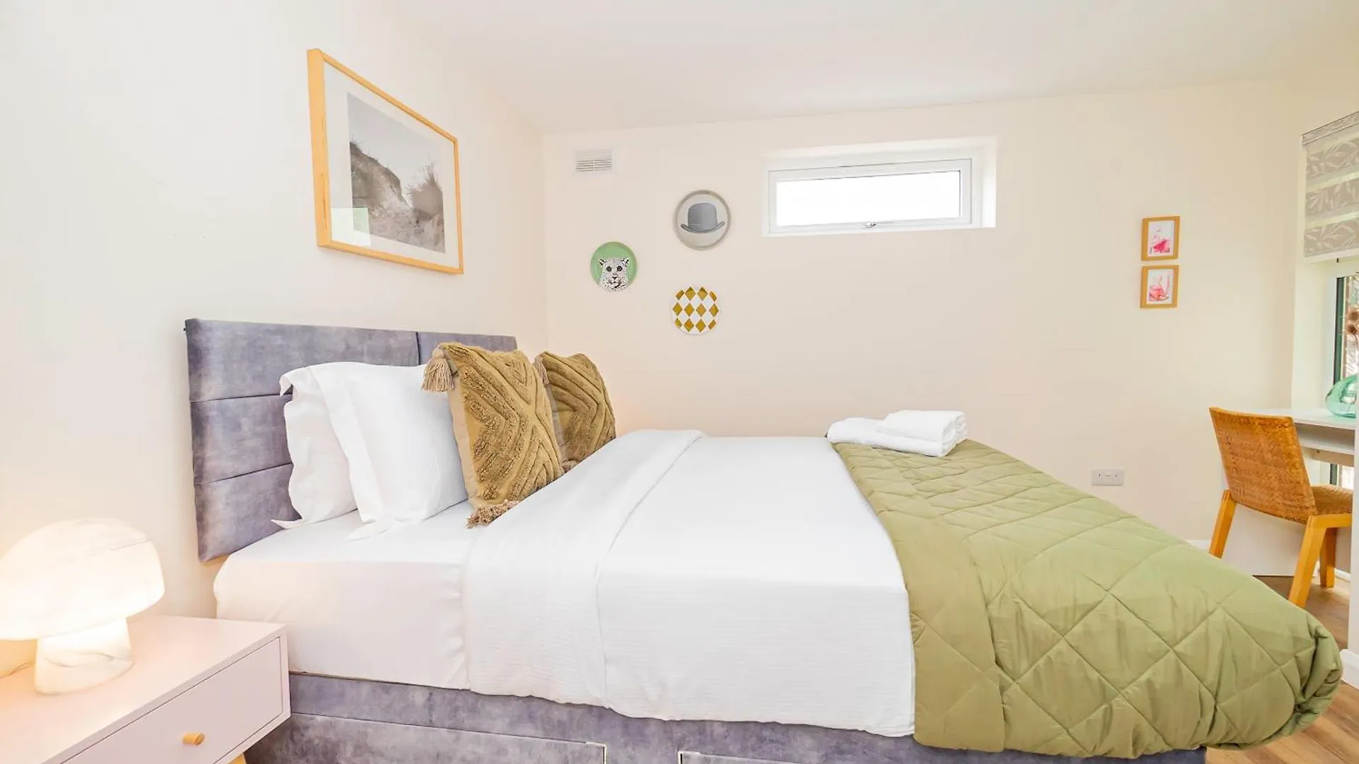 Modern 3-Bedroom 2-Bathroom Flat With Garden At Hanwell Greenford  0*, Greenford (Greater London) United Kingdom