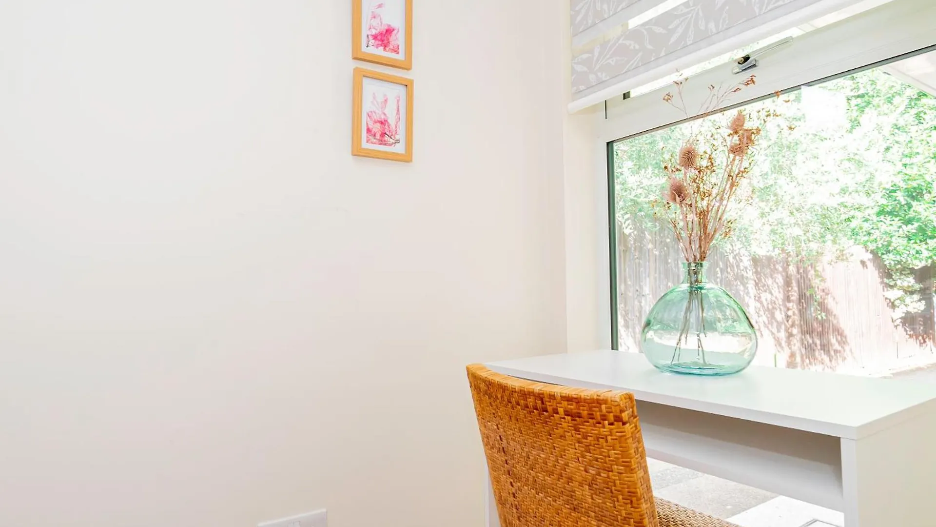 Modern 3-Bedroom 2-Bathroom Flat With Garden At Hanwell Greenford  0*, Greenford (Greater London)
